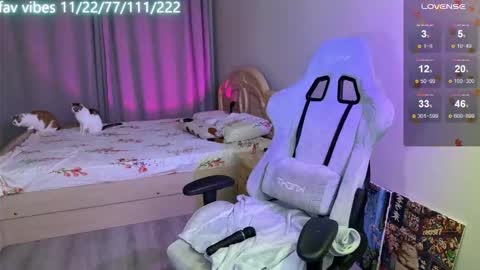 lynne_dawson online show from October 1, 2:49 pm