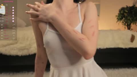 Lola online show from March 12, 7:25 pm