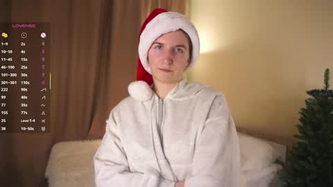 Lola online show from December 19, 8:48 pm