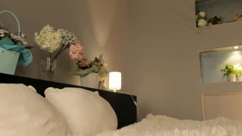 Lola online show from March 9, 6:11 pm