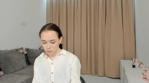 Lynsey online show from April 11, 6:34 pm