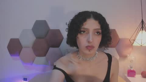 Lyravendrell online show from May 22, 1:56 am
