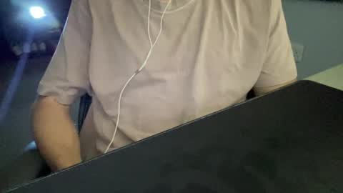 m_pete online show from October 6, 6:37 pm