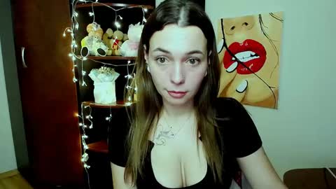 Snapshot of m_vikki chatting on February 20, 3:52 pm Vikki online show from February 20, 3:52 pm