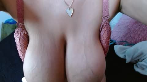 maaddy_thompson online show from October 20, 10:37 pm