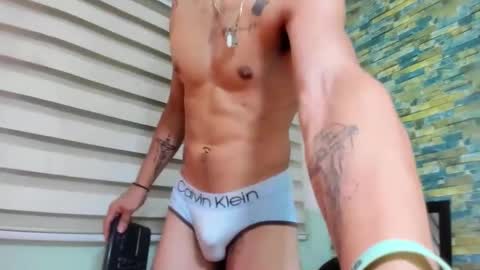 itgram pezlo josue online show from February 15, 2:44 pm