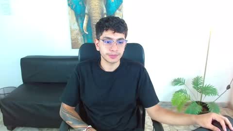 Max online show from March 18, 2:01 pm