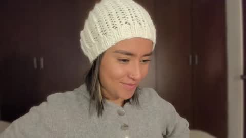 Snapshot of macarenax chatting on February 21, 3:32 pm Maca online show from February 21, 3:32 pm