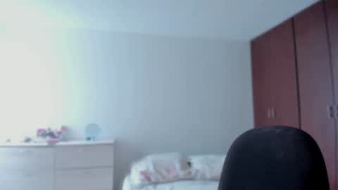 Snapshot of macarenax chatting on December 11, 8:07 pm Maca online show from December 11, 8:07 pm