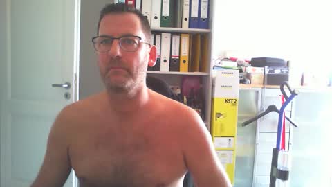 macfly67 online show from October 13, 9:22 am