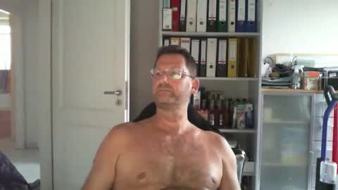 macfly67 online show from May 5, 5:41 pm
