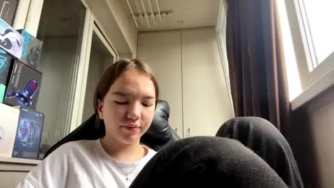 Mila online show from May 10, 5:25 am