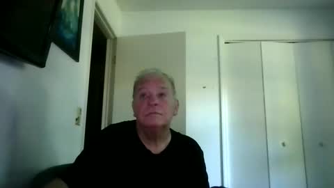 mackdocc001 online show from April 16, 12:49 pm