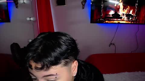 MACKENZIE CAMERON online show from January 27, 9:00 pm