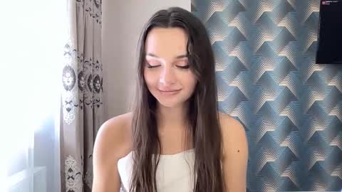 Snapshot of madalenesnedeger chatting on September 14, 11:33 am Alexa online show from September 14, 11:33 am