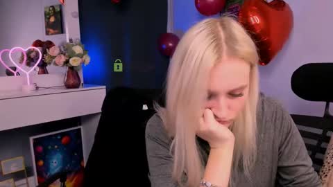 Snapshot of madam_ulis chatting on February 17, 4:17 pm Ulis online show from February 17, 4:17 pm