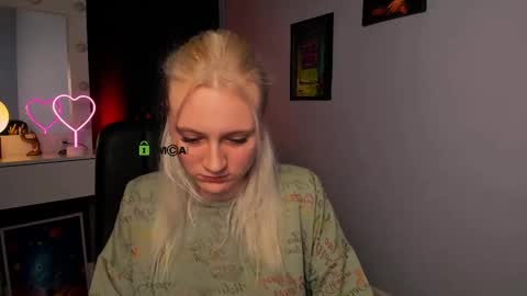 Snapshot of madam_ulis chatting on March 7, 12:23 pm Ulis online show from March 7, 12:23 pm