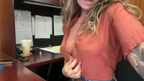 Madame Andi online show from June 5, 11:59 am