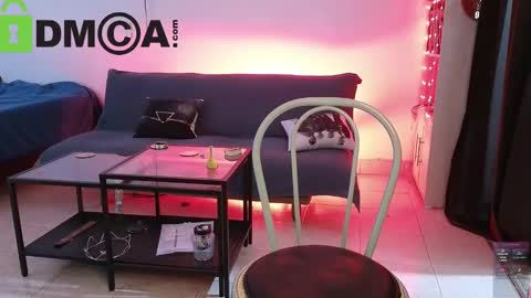 Madame La online show from March 6, 7:21 pm