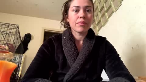 SummerPeach online show from January 11, 5:40 pm