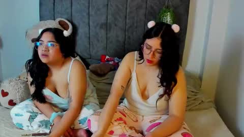 Maddie and Chelsea online show from February 5, 7:06 pm