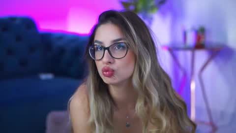 Maddie online show from November 16, 10:17 am