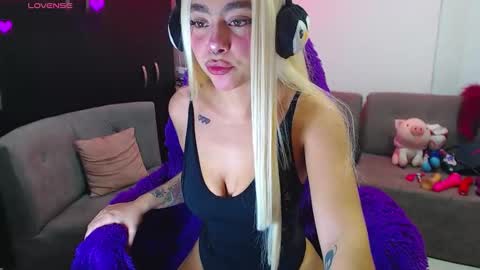 maddiie and clyde online show from March 17, 11:10 pm