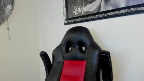 Snapshot of maddox_santana chatting on February 20, 4:07 am Maddox Santana online show from February 20, 4:07 am