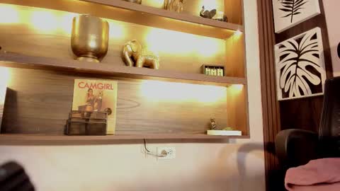 Maddy online show from November 1, 3:44 pm