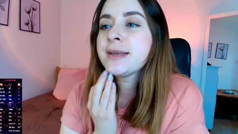 madelamee online show from October 10, 5:30 pm