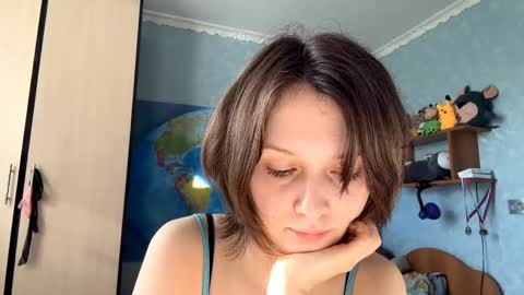 madelynsojourner online show from May 18, 3:27 am