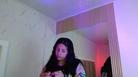 madhison_5 online show from June 7, 11:37 am