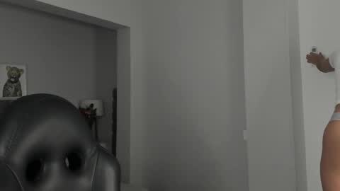 Madie  online show from April 4, 11:39 am