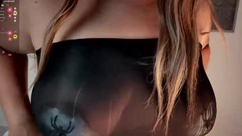 Madison Smith online show from October 17, 2:32 pm