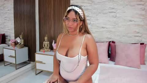 madisonhunterr_ online show from February 22, 1:22 am