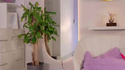 Madisson Jenner online show from March 11, 4:43 pm