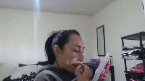 mady_tattoo online show from September 19, 7:50 pm