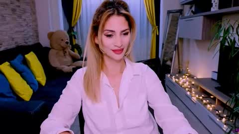 Madye Roberts online show from December 16, 11:00 pm