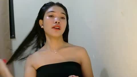 mae_luna online show from June 19, 12:05 am
