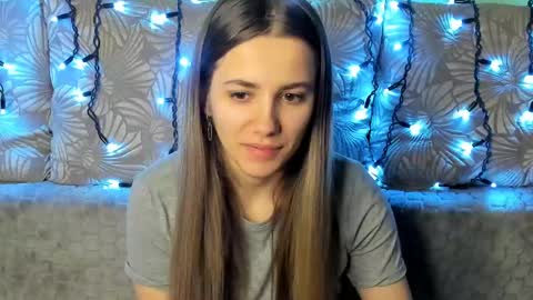 Snapshot of maggiecake chatting on March 2, 5:33 am Maggie online show from March 2, 5:33 am