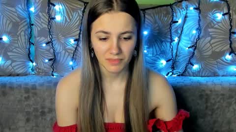 Snapshot of maggiecake chatting on February 10, 1:24 am Maggie online show from February 10, 1:24 am