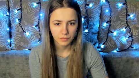 Snapshot of maggiecake chatting on February 27, 5:40 am Maggie online show from February 27, 5:40 am