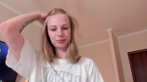 Alice  online show from April 4, 10:33 am