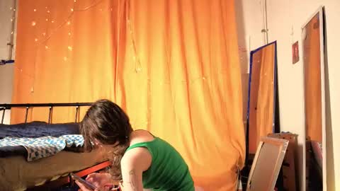 Mikky or Moon online show from February 6, 9:39 pm