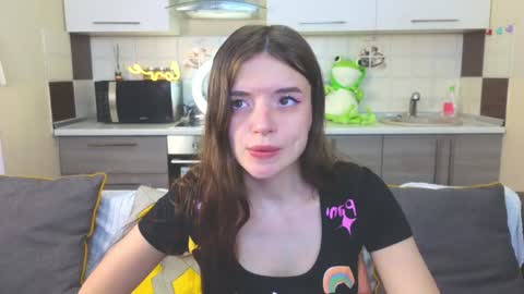Snapshot of magical_mermaids chatting on February 5, 12:17 pm Alice online show from February 5, 12:17 pm
