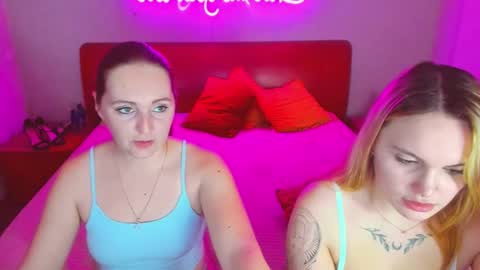 Snapshot of magiceyess chatting on March 1, 10:24 am Lili and Bella online show from March 1, 10:24 am