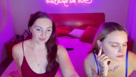 Snapshot of magiceyess chatting on March 9, 4:33 pm Lili and Bella online show from March 9, 4:33 pm