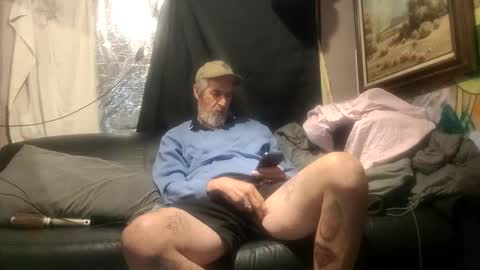 Snapshot of magicmitch777 chatting on February 13, 8:59 am magicmitch777 online show from February 13, 8:59 am