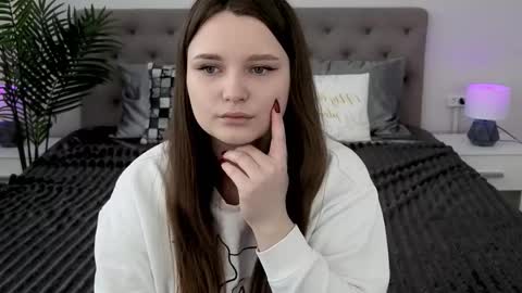 Emily online show from March 16, 7:23 am