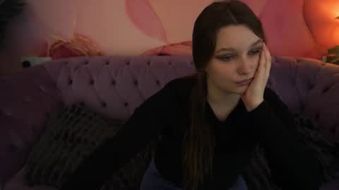 Emily online show from November 17, 1:24 pm